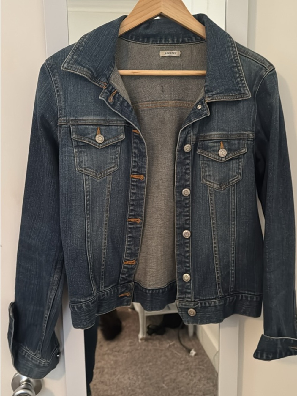 Old Navy Washed Blue Denim Jean Jacket - Women’s sz M